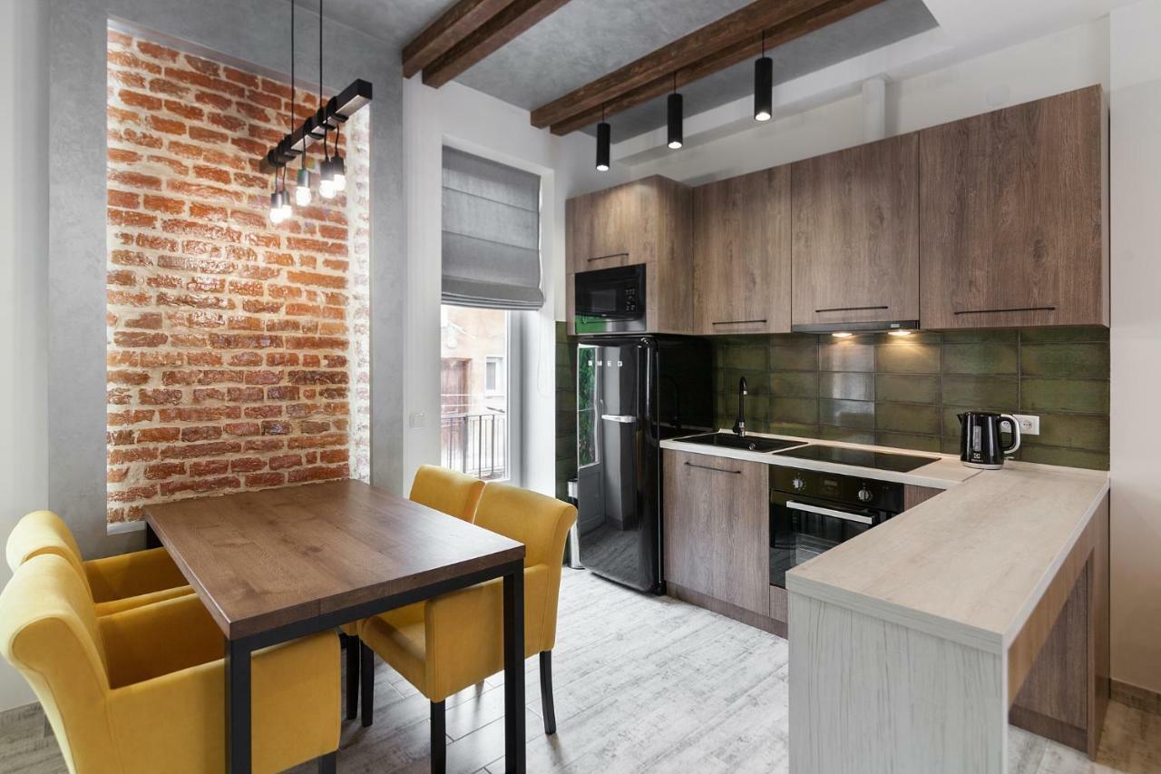Leogrand Loft Apartments On Lychakivska 4 Lviv Ngoại thất bức ảnh