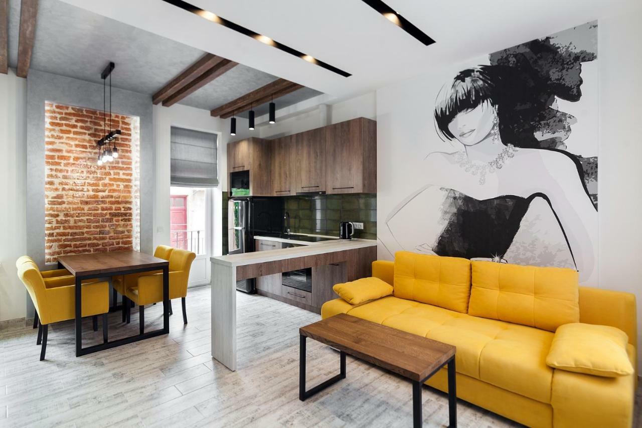 Leogrand Loft Apartments On Lychakivska 4 Lviv Ngoại thất bức ảnh