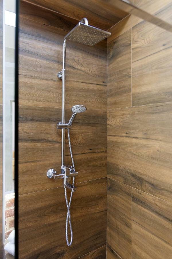 Leogrand Loft Apartments On Lychakivska 4 Lviv Ngoại thất bức ảnh